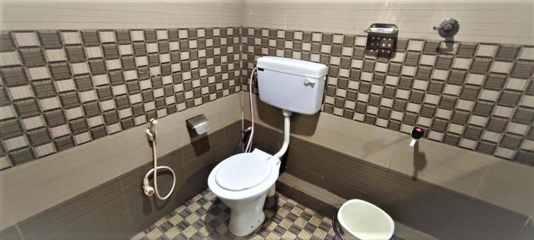 Riya Home Stay Munnar Anaviratty Екстер'єр фото